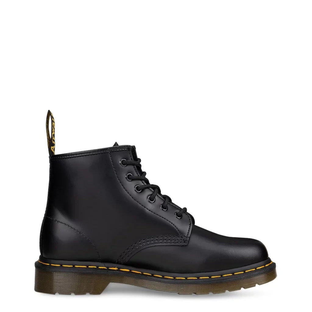 Martens 101 6-Eye Boot. Dr